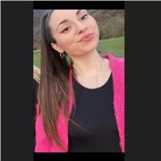 Profesora titulada en Estudios Ingleses y Máster en Profesor de ESO, Bachillerato y FP imparte clases presenciales y online.